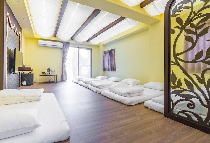 سوییت خانوادگی, Party Of The Ocean B&b