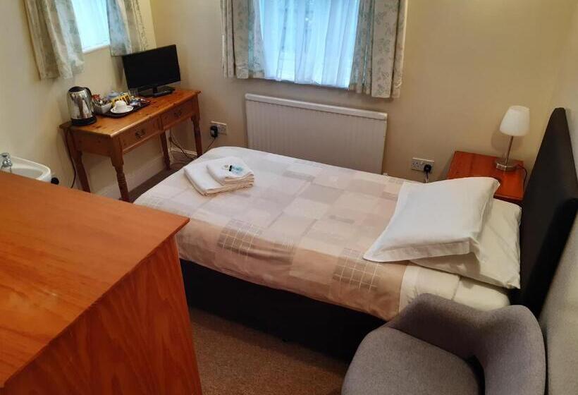 غرفة قياسية فردية, The Russet House