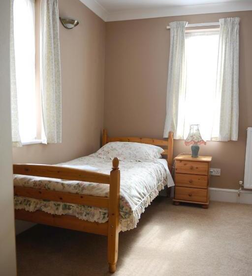 غرفة قياسية فردية, The Russet House