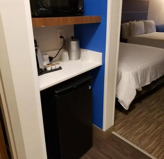 اتاق استاندارد با تخت بزرگ, Holiday Inn Express & Suites Savannah N Port Wentworth, An Ihg