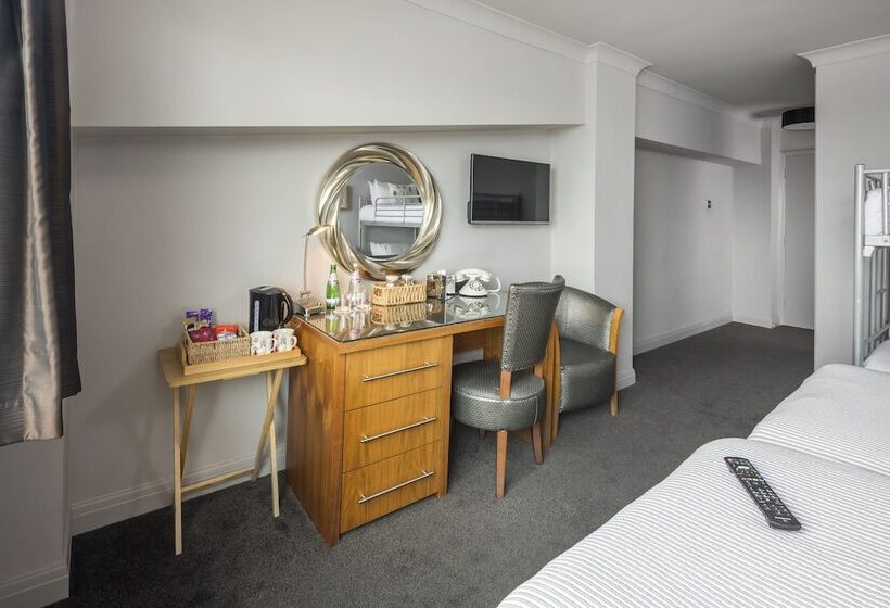 Family Room, Rags Hotel Bar & Restaurant