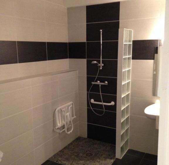 דירת חדר בקומת קרקע, Résidence Moderne