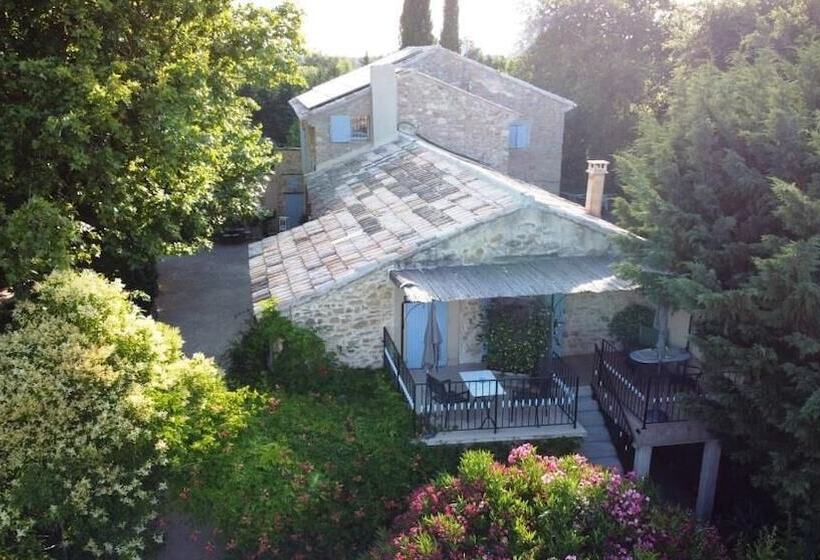 סטודיו דלוקס, Mas Du Clos De L Escarrat