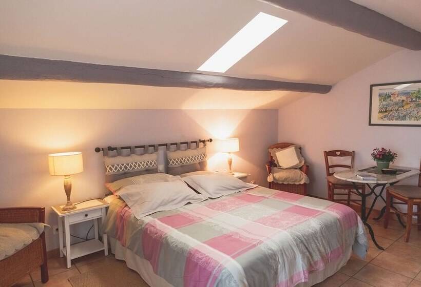 סטודיו דלוקס, Mas Du Clos De L Escarrat