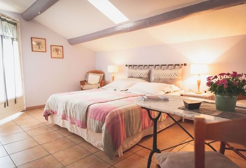 סטודיו דלוקס, Mas Du Clos De L Escarrat