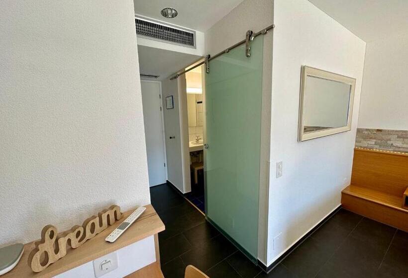 غرفة قياسية مطلّة علي البحيرة, Garni Morettina