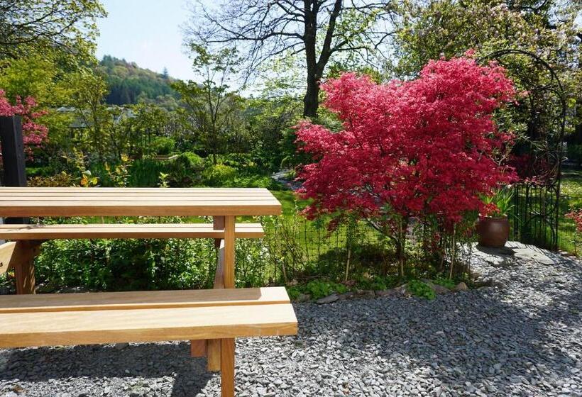 Suite Vista Jardí, Lake View Country House