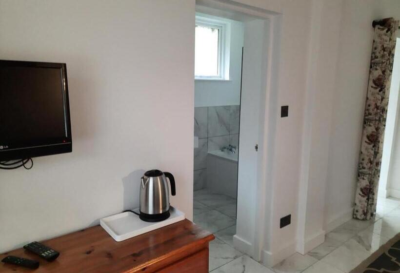 Suite Vista Jardí, Lake View Country House