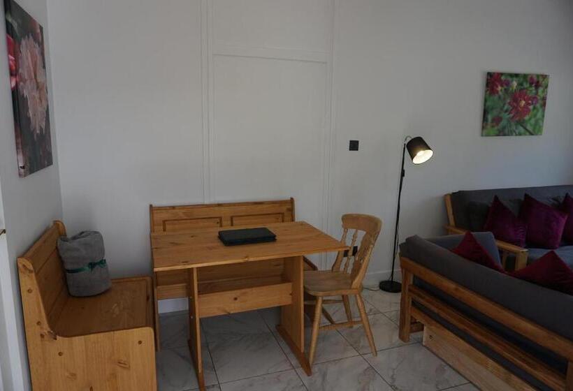 Suite Vista Jardí, Lake View Country House