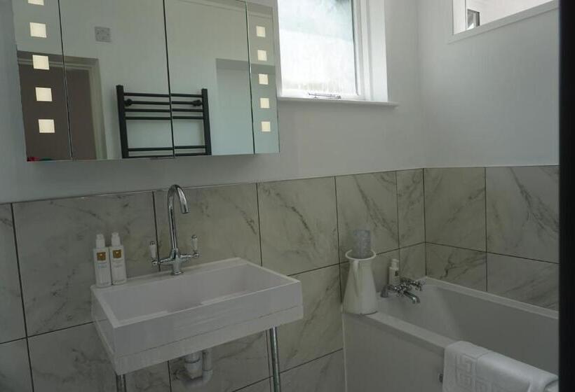 Suite Vista Jardí, Lake View Country House