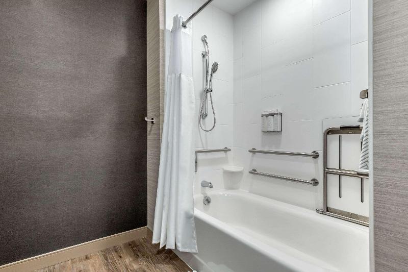 جناح لذوى الاحتياجات الخاصة, Cambria Hotel Fort Mill