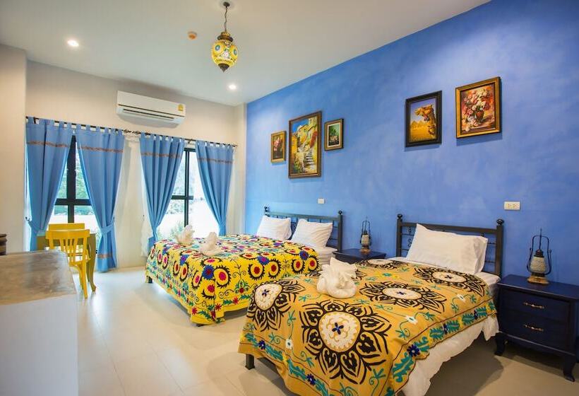 חדר דלוקס לשלושה, La Reina Maroc Hotel ปากช่อง เขาใหญ่