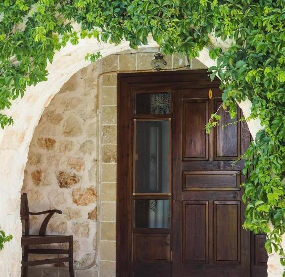 اتاق لوکس با چشم‌انداز دریا, Likya Yolu Palas