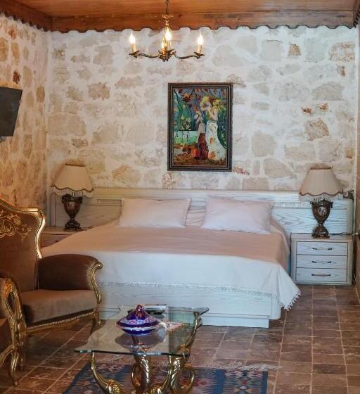 اتاق لوکس با چشم‌انداز دریا, Likya Yolu Palas