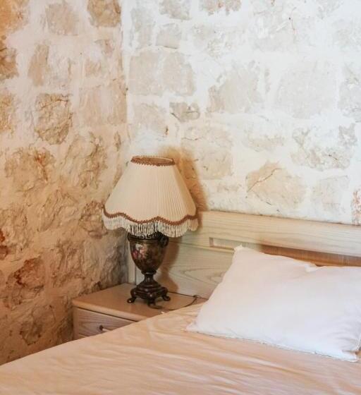 اتاق لوکس با چشم‌انداز دریا, Likya Yolu Palas