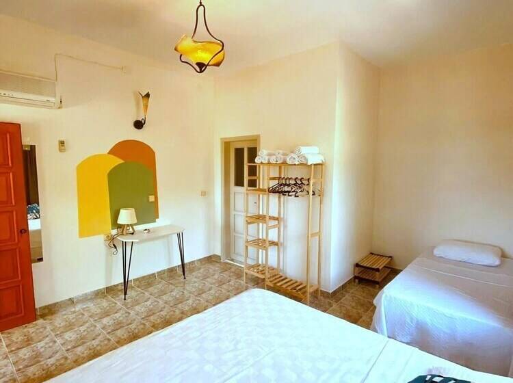 اتاق استاندارد سه نفره, Mavi Pansiyon