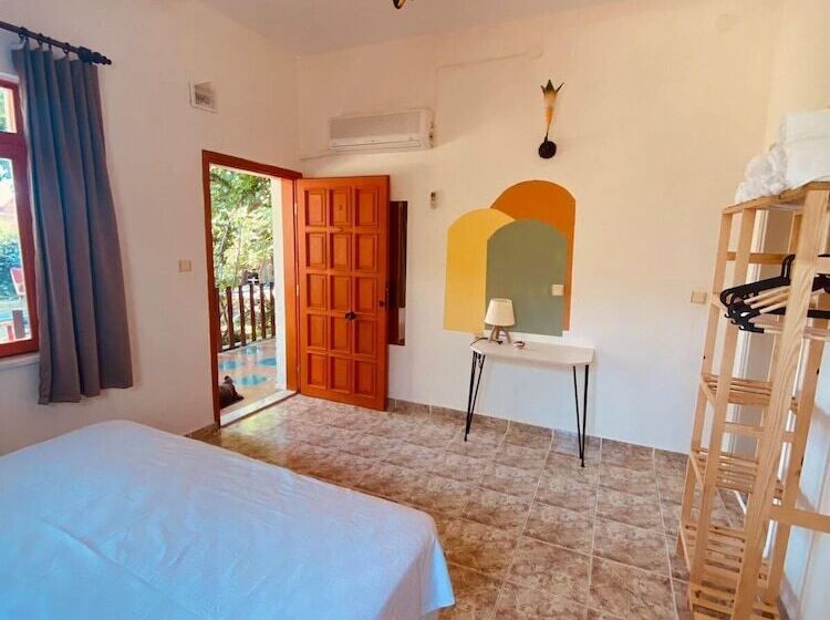 اتاق استاندارد سه نفره, Mavi Pansiyon