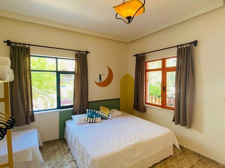 اتاق استاندارد سه نفره, Mavi Pansiyon