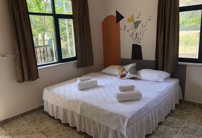 اتاق استاندارد سه نفره, Mavi Pansiyon