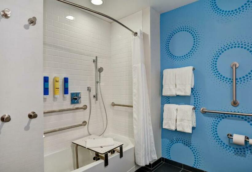 חדר סטנדרט מותאם לאדם עם מוגבלויות, Tru By Hilton Middletown
