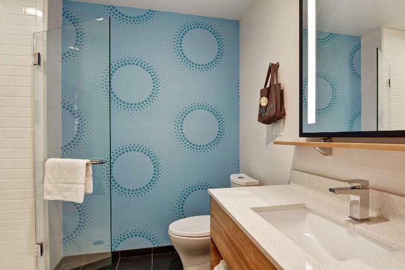 חדר סטנדרט עם מיטת קינג, Tru By Hilton Middletown