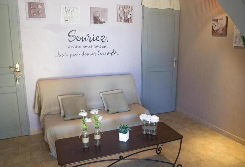 חדר משפחתי, Le Bouquet De L'aromate