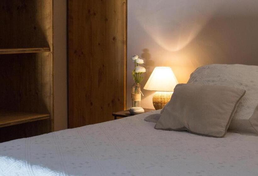 חדר משפחתי, Le Bouquet De L'aromate