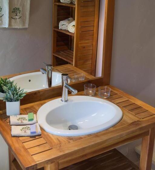 חדר משפחתי, Le Bouquet De L'aromate