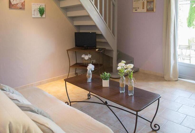 غرفة عائلية, Le Bouquet De L'aromate