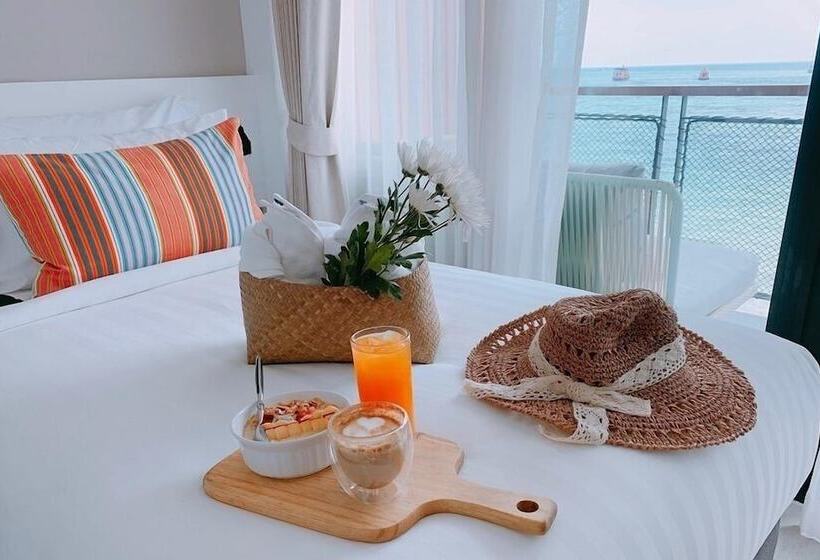 キングサイズベッドのスーペリアルーム, Blue Tao Beach Hotel   Sha Plus