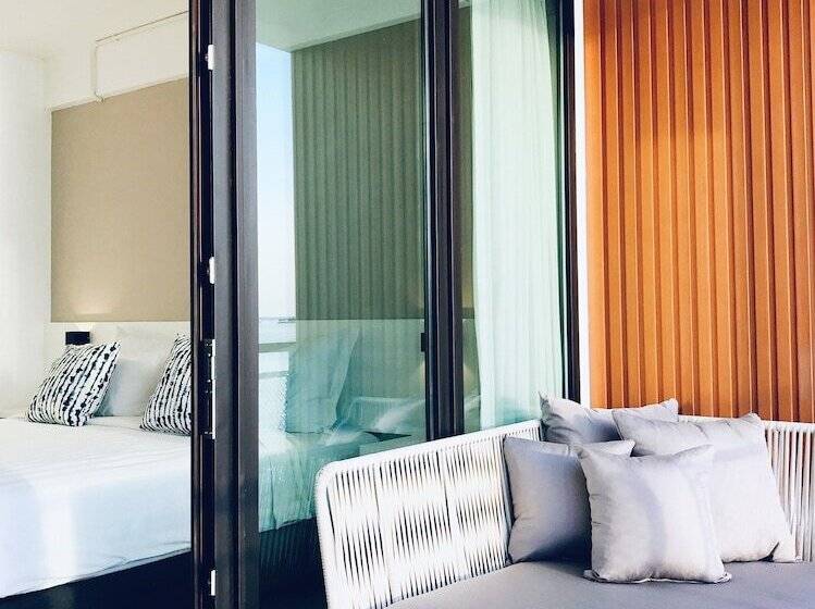 キングサイズベッドのスーペリアルーム, Blue Tao Beach Hotel   Sha Plus