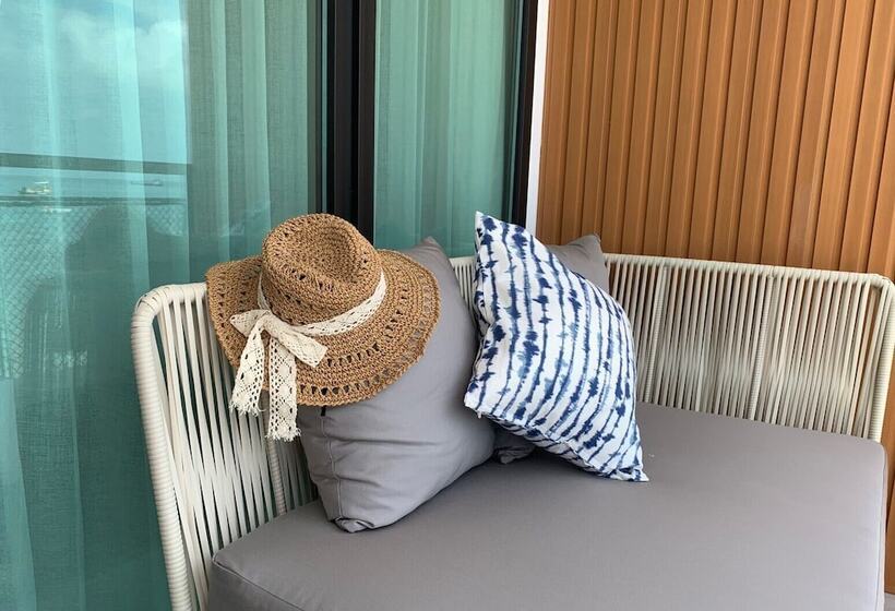 オーシャンビュースーペリアールーム, Blue Tao Beach Hotel   Sha Plus