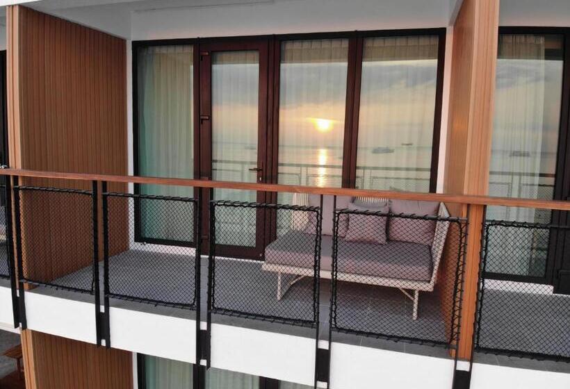 オーシャンビュースーペリアールーム, Blue Tao Beach Hotel   Sha Plus