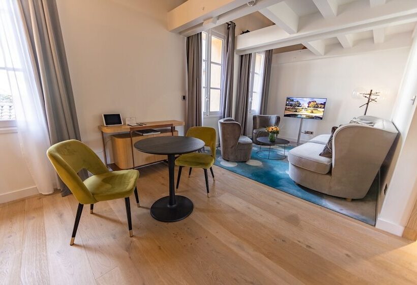 メゾネットスイート, Chateau De La Gaude