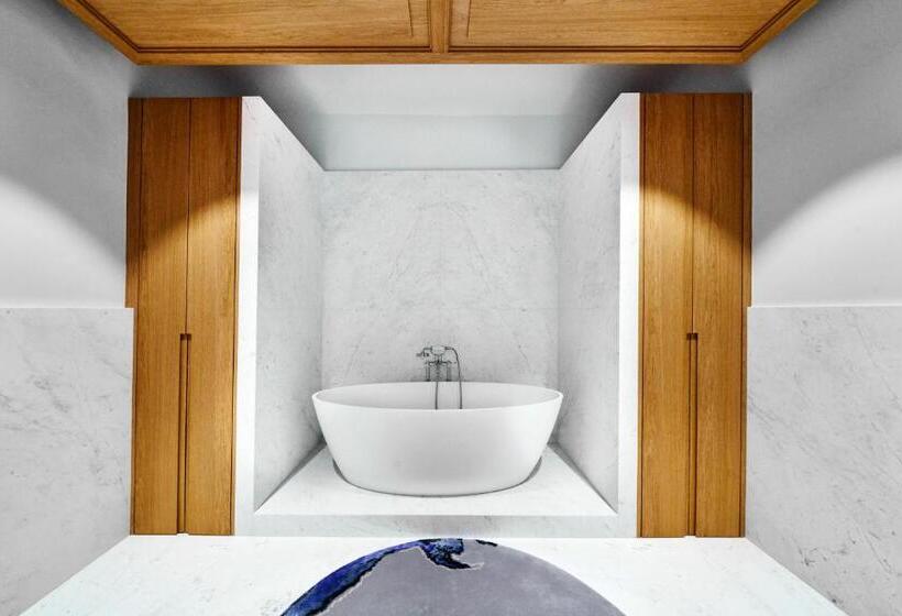 デラックスルーム, Chateau De La Gaude