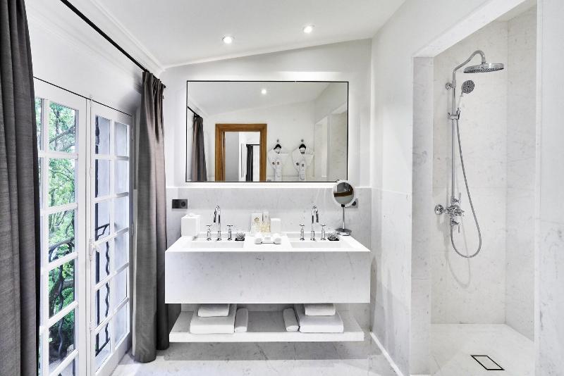 デラックスルーム, Chateau De La Gaude