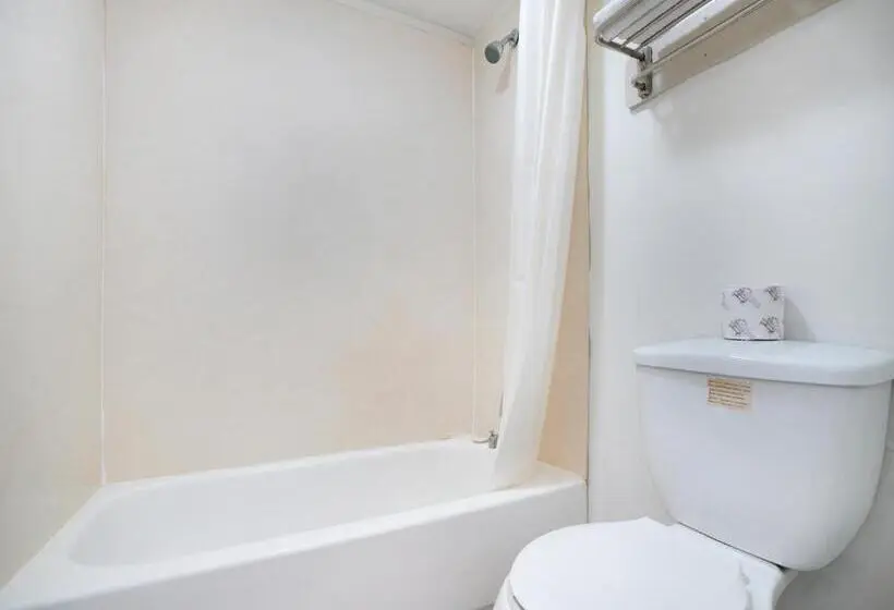 キングサイズベッドのスタンダードルーム, OYO Hotel Decatur I-285 The Perimeter