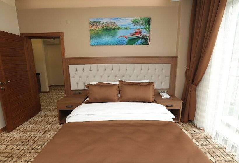 غرفة قياسية, Grand Mela