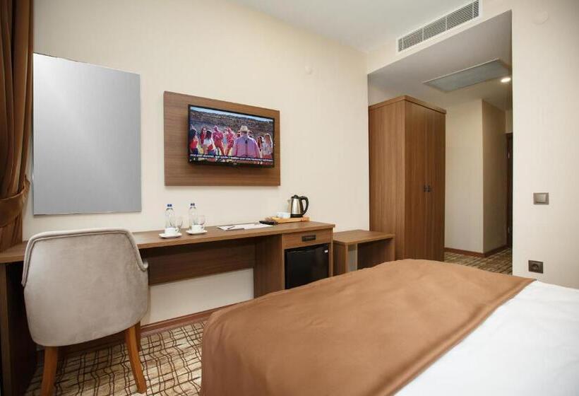 غرفة قياسية, Grand Mela