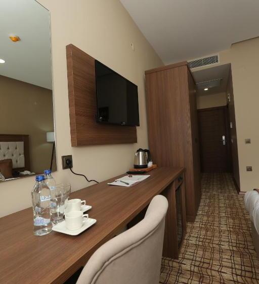 غرفة قياسية مطلّة علي الحديقة, Grand Mela