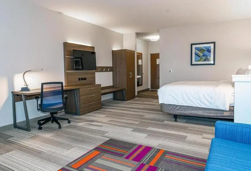キングサイズベッドのスイートルーム, Holiday Inn Express & Suites Columbus Worthington, An Ihg