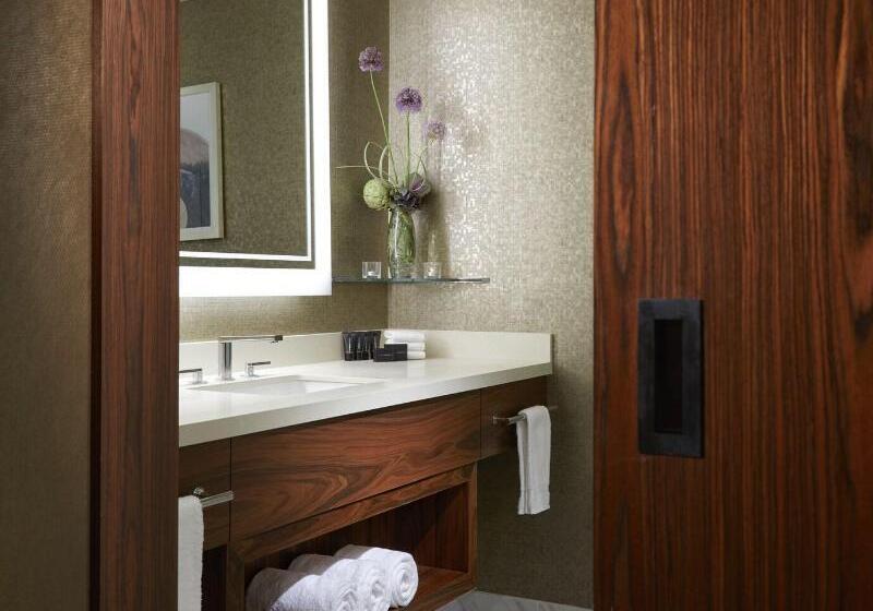 اتاق لوکس با چشمانداز دریا, Khách Sạn Misa