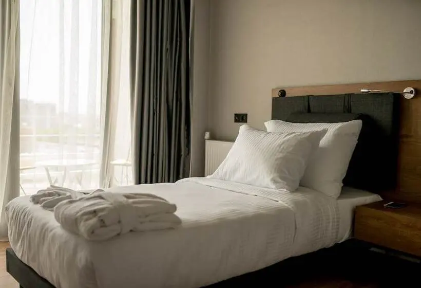 اتاق لوکس خانوادگی, The Kayseri Loft