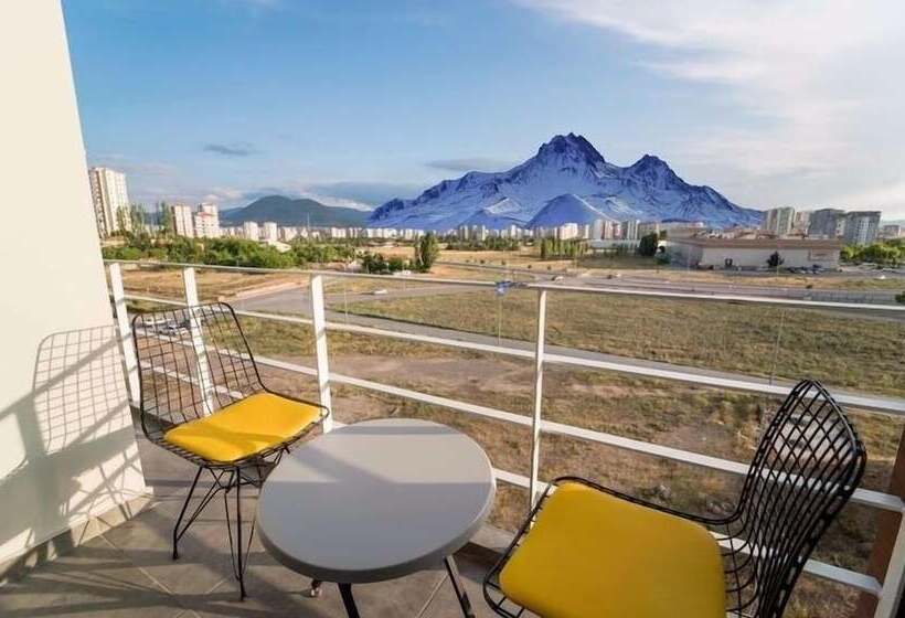 可观山景的小型套房, The Kayseri Loft