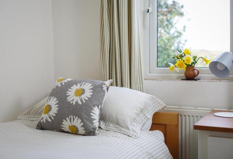 חדר משפחתי, Little Pengelly Farm