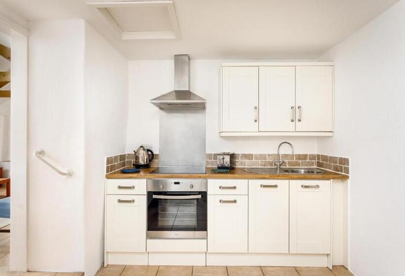 סטודיו סטנדרט, מיטה זוגית, Little Pengelly Farm