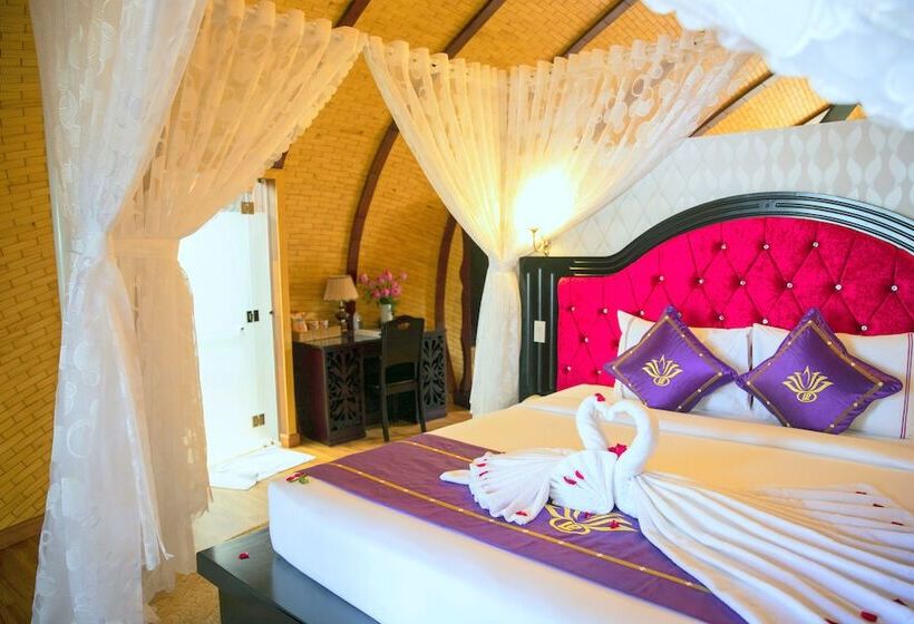 Standard bungalow river view, Con Khuong Resort Can Tho