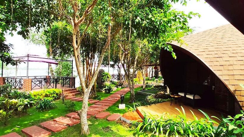 Standard bungalow river view, Con Khuong Resort Can Tho