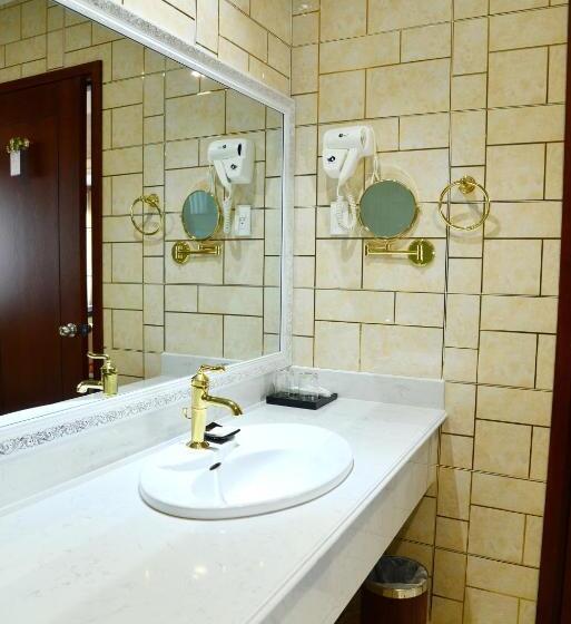 سوییت با چشم‌انداز استخر, Con Khuong Resort Can Tho