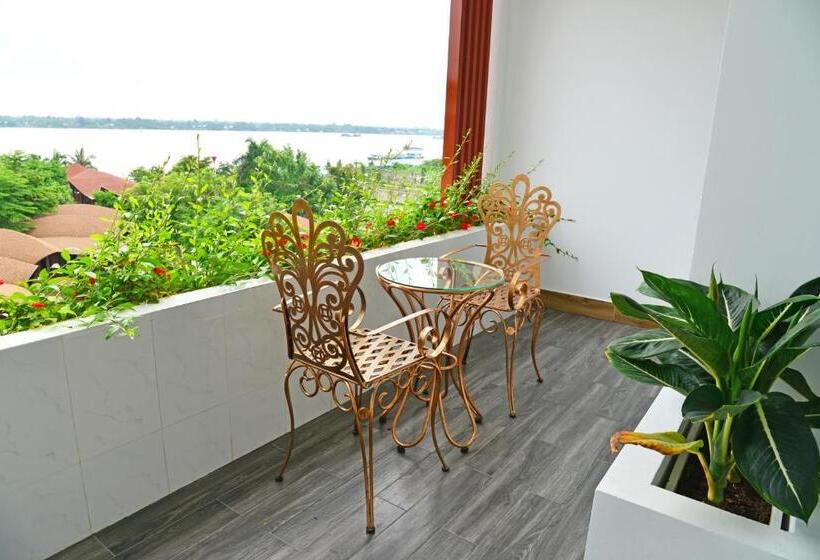 سوییت با چشم‌انداز استخر, Con Khuong Resort Can Tho